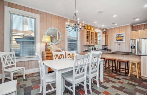 Caswell Beach Casa | Lily's Pad: Coastal Cottage with Pool, Spa