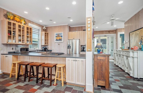 Caswell Beach Casa | Lily's Pad: Coastal Cottage with Pool, Spa