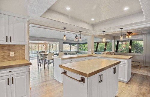 Girvan Casa | Lily`s River Retreat Anderson