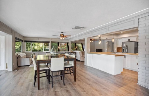 Girvan Casa | Lily`s River Retreat Anderson
