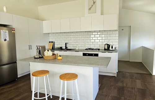 Three Kings Casa | Lilypad of Three Kings / Urban Retreat w/parking