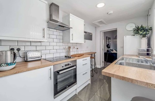 Stoke-on-Trent Casa | Lime House Summary: W