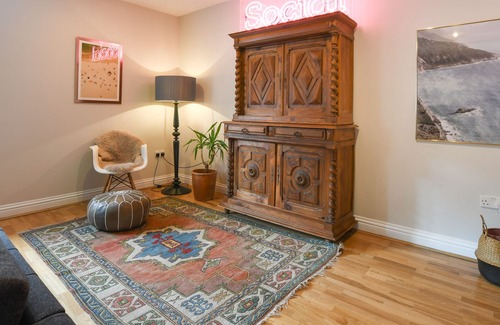 Blythburgh Cabaña | LIME TREE COTTAGE, pet friendly, with pool in Southwold