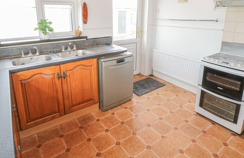 Connacht Cabaña | LIME TREE COTTAGE, pet friendly in Foxford, County Mayo