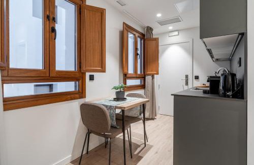 Casco Viejo Apartamento | Limehome Vitoria Palacio de los Álava-Velasco