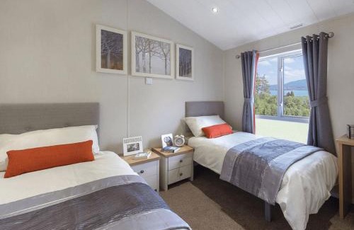 Dunbar Cabina | Limetree Lodge 2 at Thurston Manor Leisure Park