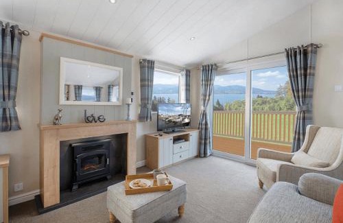 Dunbar Cabina | Limetree Lodge 2 at Thurston Manor Leisure Park