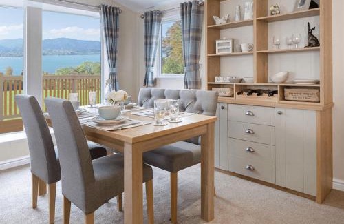 Dunbar Cabina | Limetree Lodge 2 at Thurston Manor Leisure Park