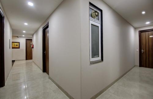 Gurugram Hotel | Limewood Stay Silver Studio Near Golf Course Road