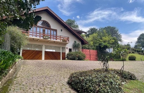 Alto da Boa Vista Casa | Linda Casa com Lareira em Campos do Jordão