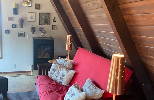 Roads End Casa | Lincoln City/Road's End Furnished Oregon Coast Cozy Home for Rent