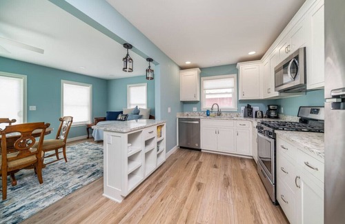 Paw Paw Lake Cabina | Lincoln Cottage by Paw Paw Lake