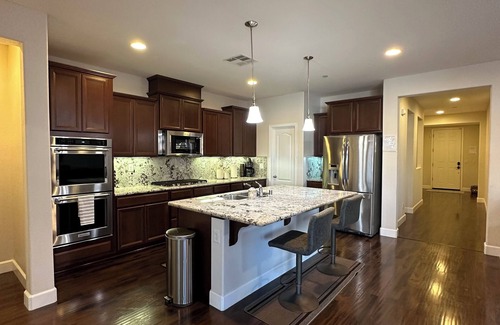 Lincoln Casa | Lincoln Great Home w/ Beautiful Pool+ Hot Tub - Welcome! Enjoy your stay!