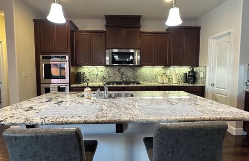 Lincoln Casa | Lincoln Great Home w/ Beautiful Pool+ Hot Tub - Welcome! Enjoy your stay!
