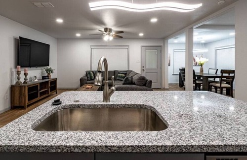 North by Northwest Casa | Lincoln Lodge - 3BR/2BA - New Home
