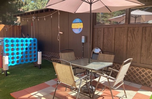 Al Tahoe Cabina | Pet Friendly Cabin, HotTub, Bikes, Kayaks, Gameroom, @ the Lake close to Skiing!