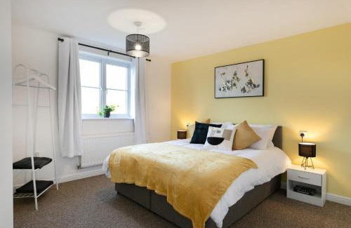 Lincoln Casa | Lincoln Spacious Accommodation Sleeps 6 Free Wi-Fi TV Free Parking Long Term Stay