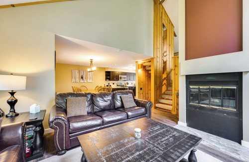 Lincoln Casa | Lincoln Townhome w/ Community Pool & Club Access!