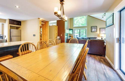 Lincoln Casa | Lincoln Townhome w/ Community Pool & Club Access!