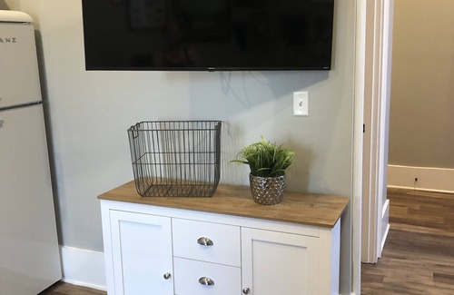 Lincoln Apartamento | Lincoln’s Loft - Pearl’s Suite Downtown Lincoln, IL