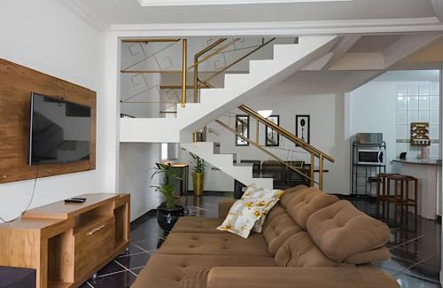 Bonito Casa | Linda Casa de 4 quartos com piscina e localização top