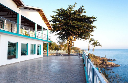 Borrifos Casa | Linda Costeira de 4 Suítes com Vista Para a Ilha de Alcatrazes
