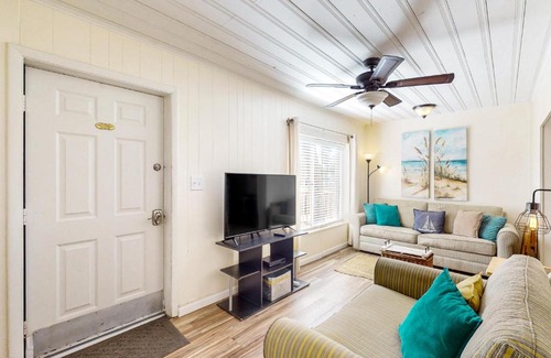 Laguna Beach Casa | Linda's Cozy Collection