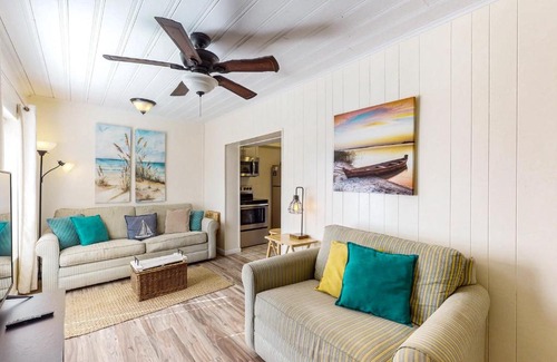 Laguna Beach Casa | Linda's Cozy Collection