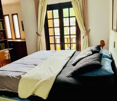 Sao Paulo Cama Y Desayuno | Linda Suite Master no Jd Marajoara em Casa de Alto Padrão