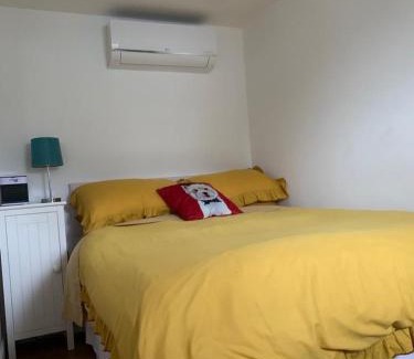 Hove Casa | Lindas LODGE Free PARKING air con plus provisions included