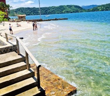 Bracui Apartamento | lindo apartamento frente ao mar pe na areia