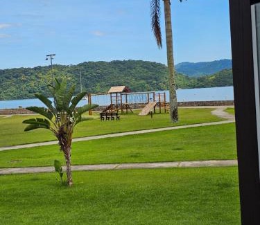 Bracui Apartamento | lindo apartamento frente ao mar pe na areia