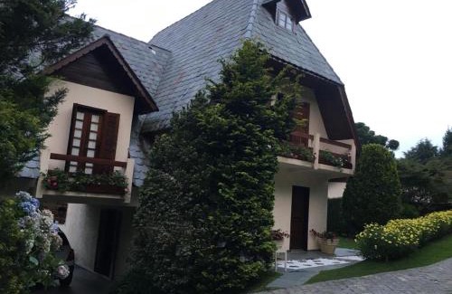 Recanto Araucaria Casa | Lindo Chalé com vista para Campos do Jordão