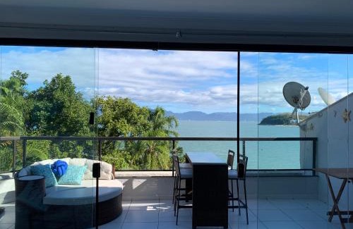 Martim de Sa Apartamento | Lindo Duplex Pé Na Areia com Praia Privativa