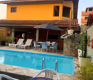 Mongagua Casa | Lindo Sobrado Amarelo -próximo a praia