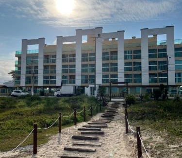 Matinhos Apartamento | Lindo Studio Matinhos Prédio na beira mar.