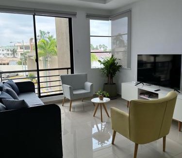 Samborondón Apartamento | Lindo y Moderno Departamento, Parqueo