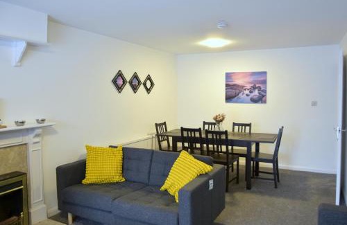 Oadby Casa | Lindrick Villa- 3BD Bunglow , Free parking- Long stays