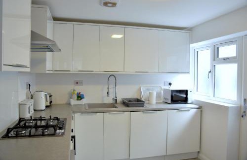 Oadby Casa | Lindrick Villa- 3BD Bunglow , Free parking- Long stays