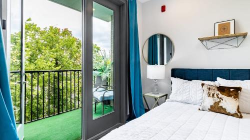 Rolling Mill Hill Casa | Lindsley by AvantStay Balcony Modern Design A Downtown Location