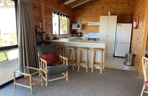 Whareroa Village Casa | Linga-Longa Lakeside Retreat