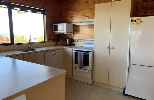 Whareroa Village Casa | Linga-Longa Lakeside Retreat