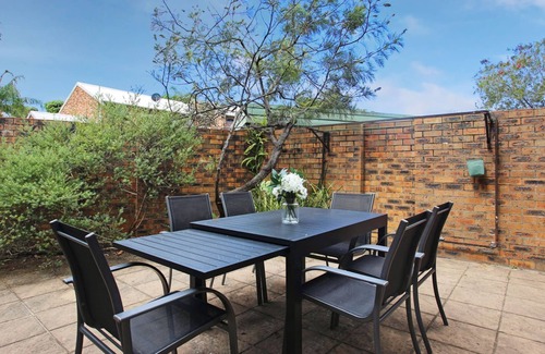 Hawks Nest Casa | LingaLonga - close to the beach