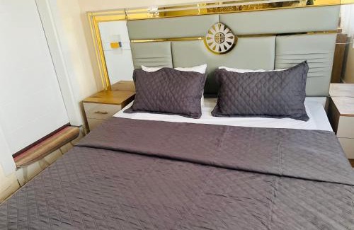 West Coast Division Casa | Linguere Apartments