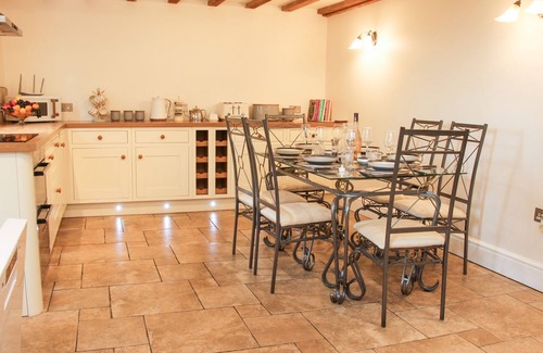 Bishops Castle Cabaña | LINLEY LANE COTTAGE, pet friendly, with a garden in Bishop's Castle