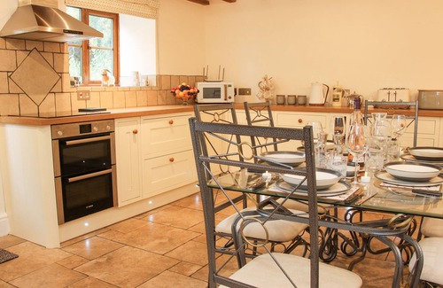 Bishops Castle Cabaña | LINLEY LANE COTTAGE, pet friendly, with a garden in Bishop's Castle