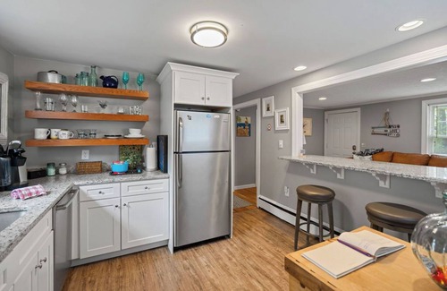 Southwick Casa | Completamente renovado lakeview Cottage, Southwick, MA