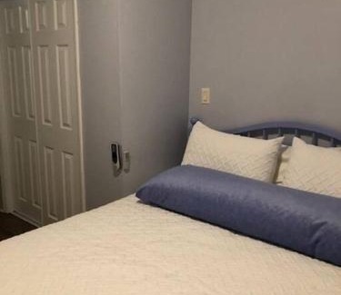 Newland Casa | Linville Land Harbor - River Run