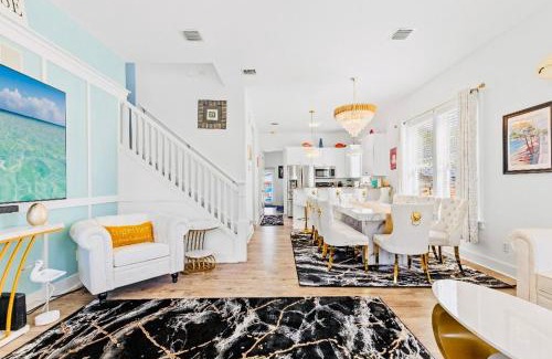 Laguna Beach Estates Casa | Lion of the Beach Welcome Bikers