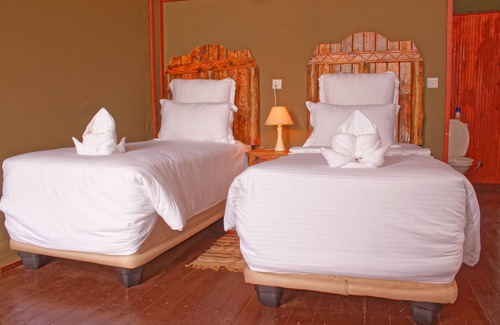 Kasane Cabina | Lion Roars Lodge